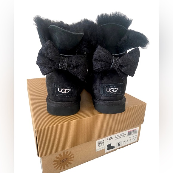 Black Short Ugg Boots - Picture 4 of 9